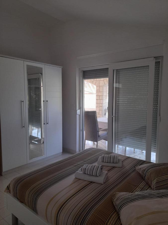 Apartman Lugovic Шибеник Экстерьер фото