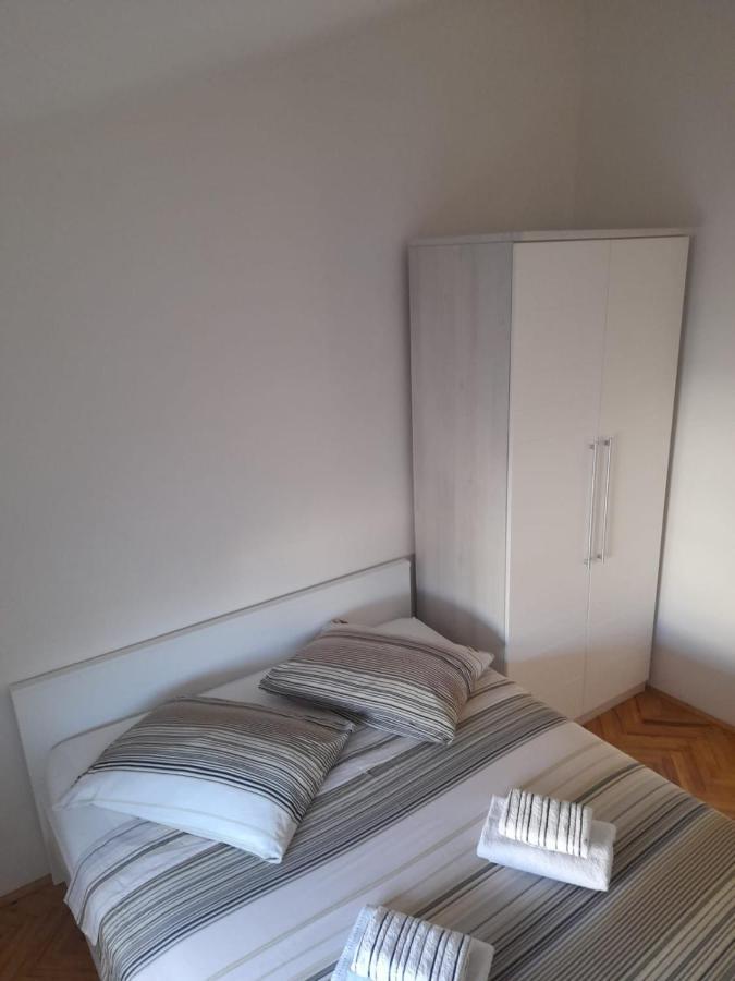 Apartman Lugovic Шибеник Экстерьер фото