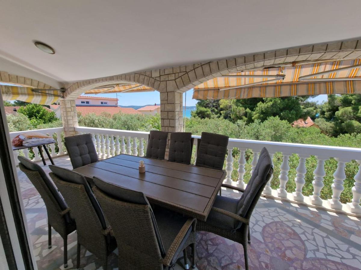 Apartman Lugovic Шибеник Экстерьер фото